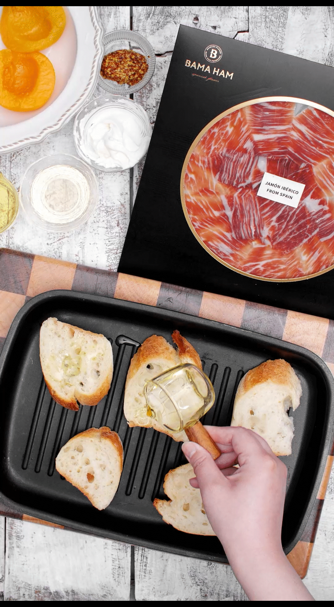 法棍切片淋上橄欖油復烤3分鐘